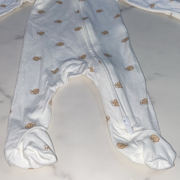 Carter's Baby Unisex Snail 🐌 Design Sleep and Play 2 Way Zipper - Picture 3 of 16